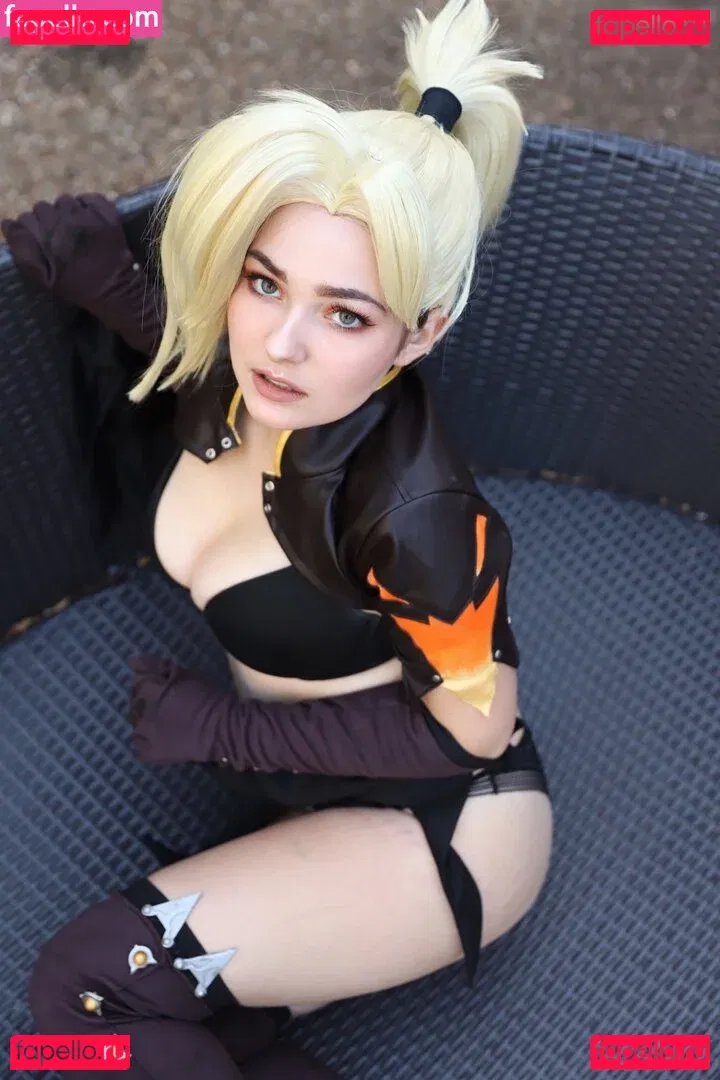 OMGCosplay Onlyfans Photo Gallery 