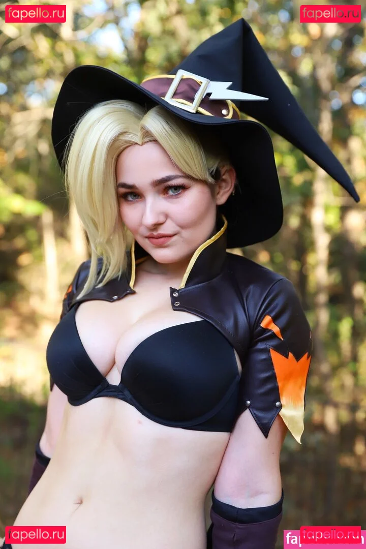 OMGCosplay Onlyfans Photo Gallery 