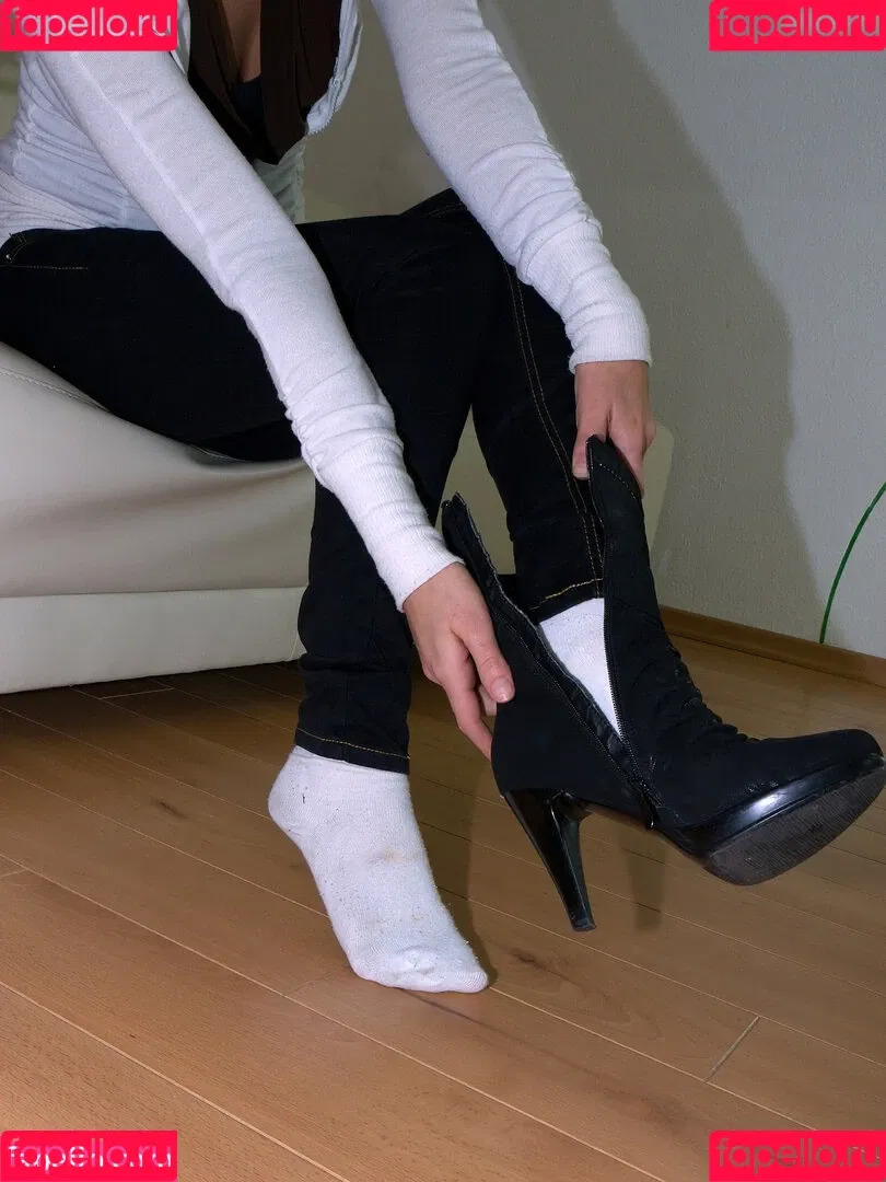 Footlovegirls Onlyfans Photo Gallery 