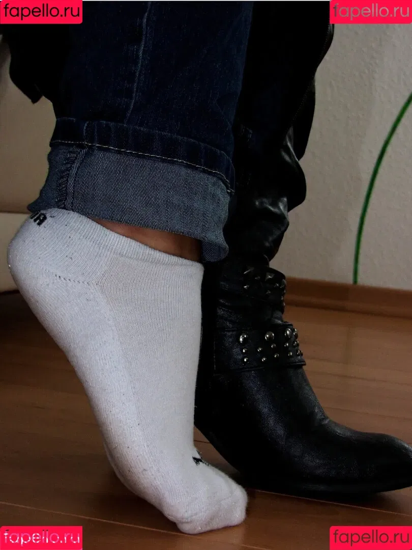 Footlovegirls Onlyfans Photo Gallery 
