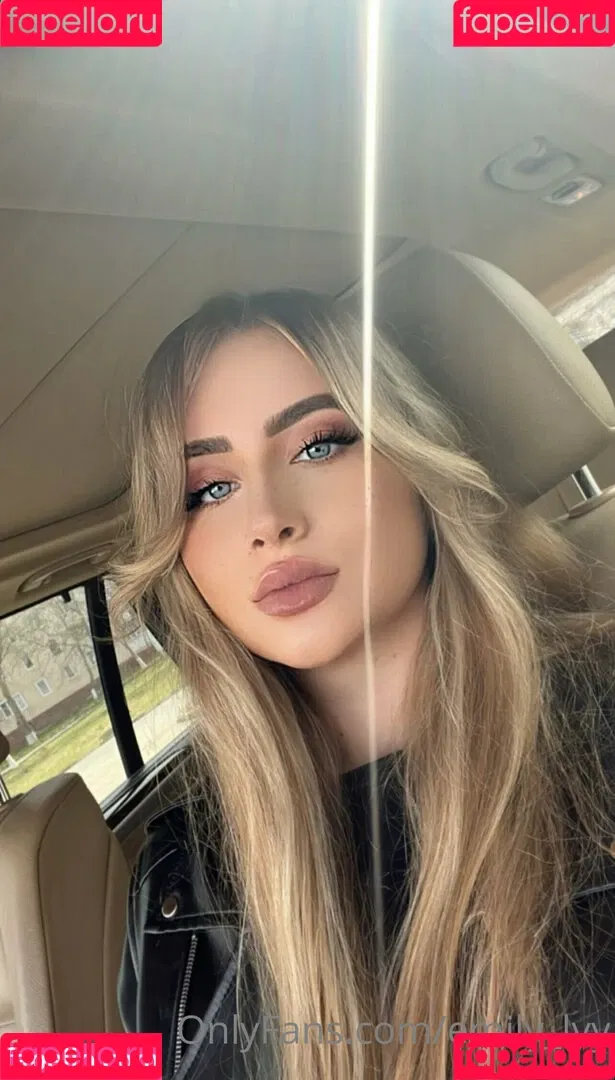 emily_lyy Onlyfans Photo Gallery 