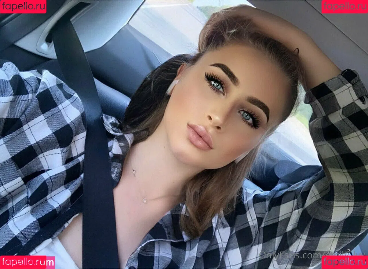 emily_lyy Onlyfans Photo Gallery 