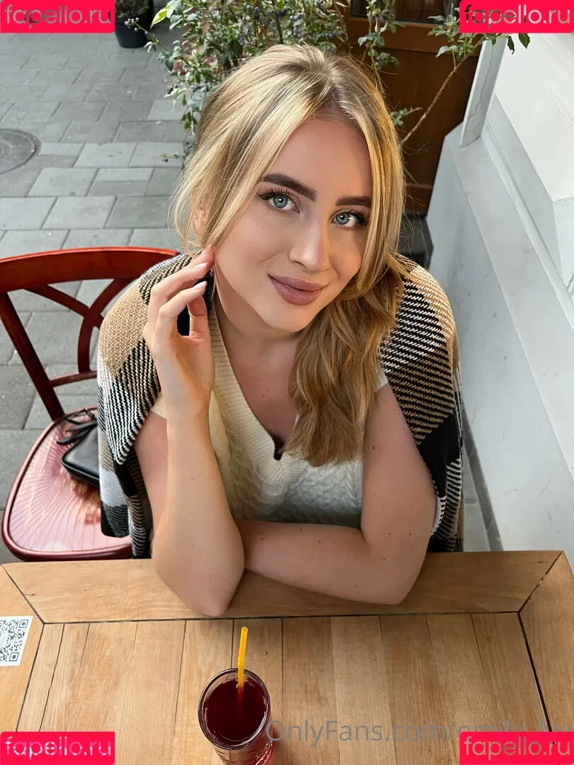 emily_lyy Onlyfans Photo Gallery 