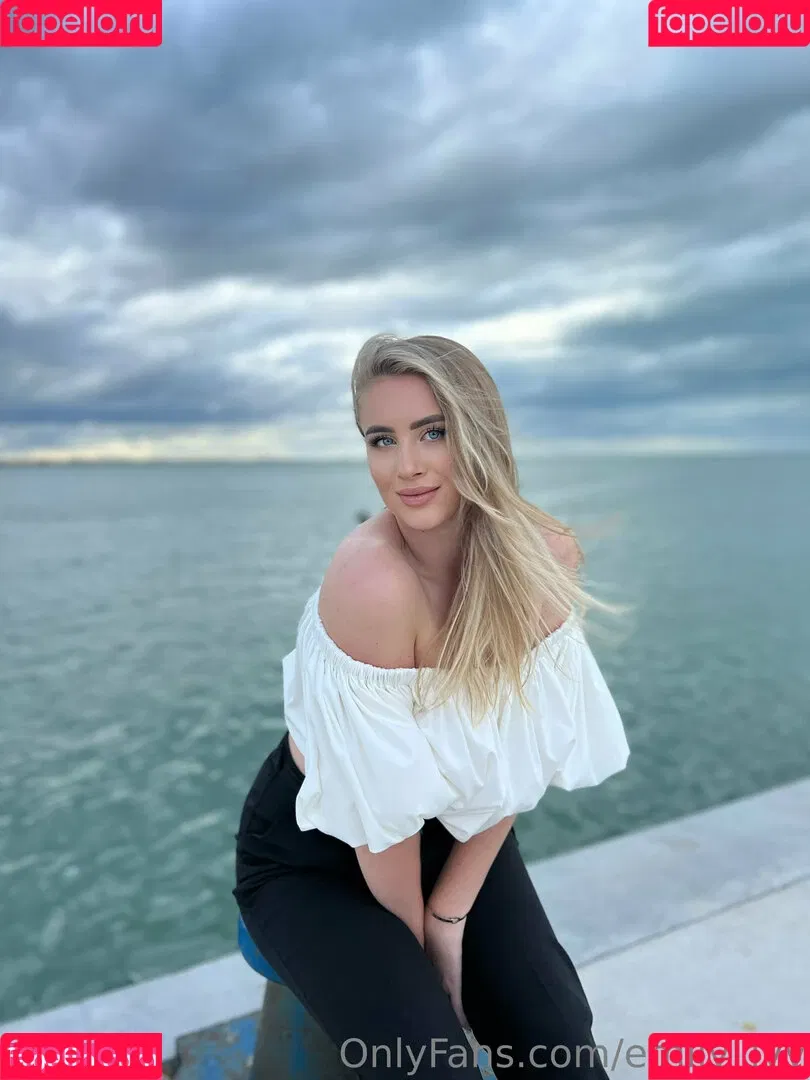emily_lyy Onlyfans Photo Gallery 