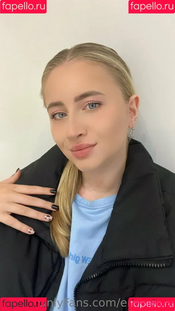 emily_lyy Onlyfans Photo Gallery 