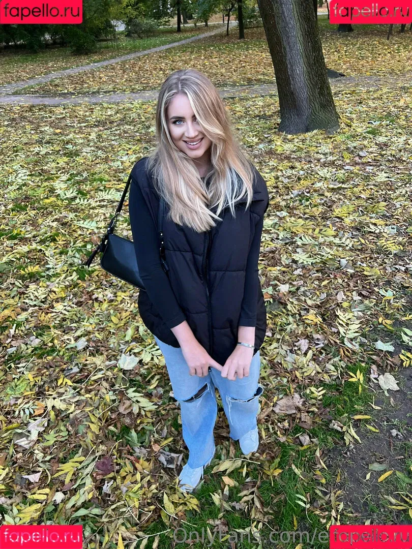 emily_lyy Onlyfans Photo Gallery 