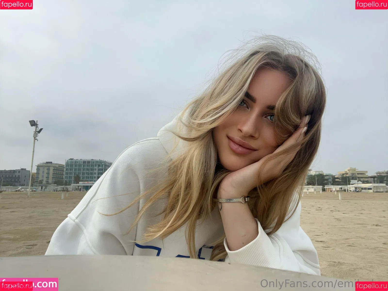 emily_lyy Onlyfans Photo Gallery 