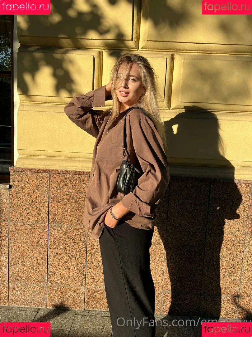 emily_lyy Onlyfans Photo Gallery 