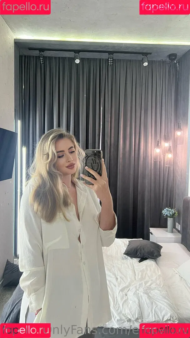 emily_lyy Onlyfans Photo Gallery 