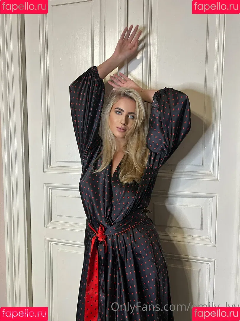 emily_lyy Onlyfans Photo Gallery 