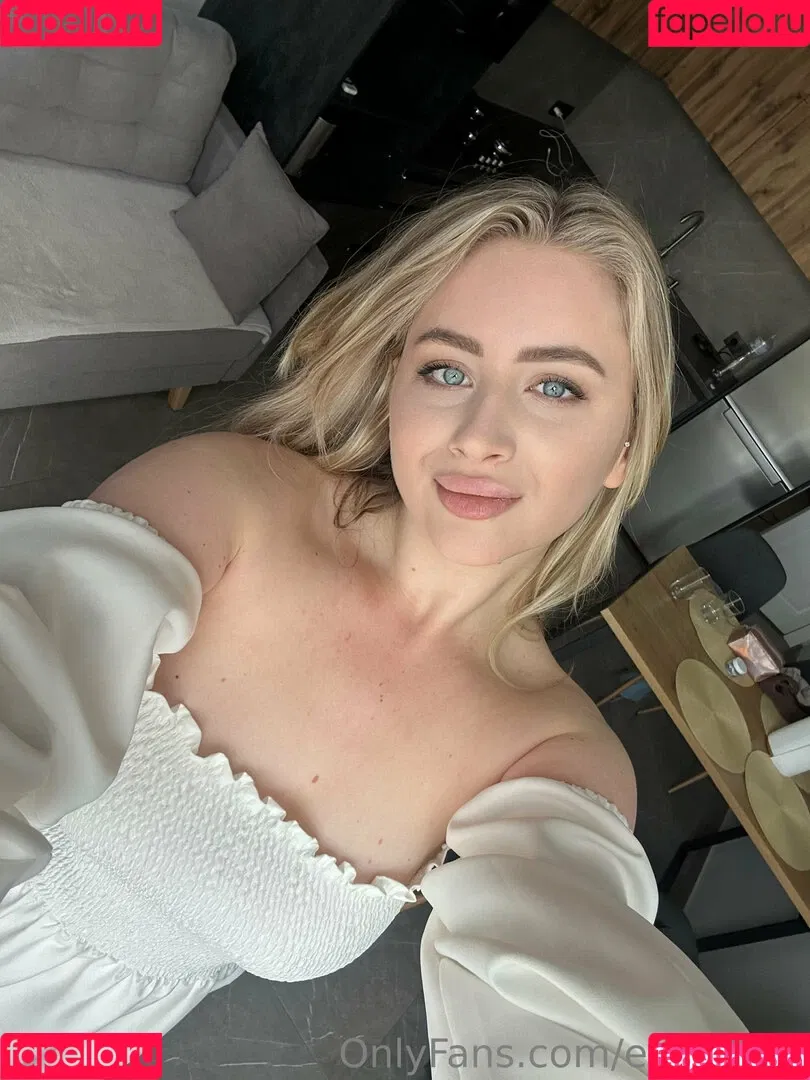 emily_lyy Onlyfans Photo Gallery 
