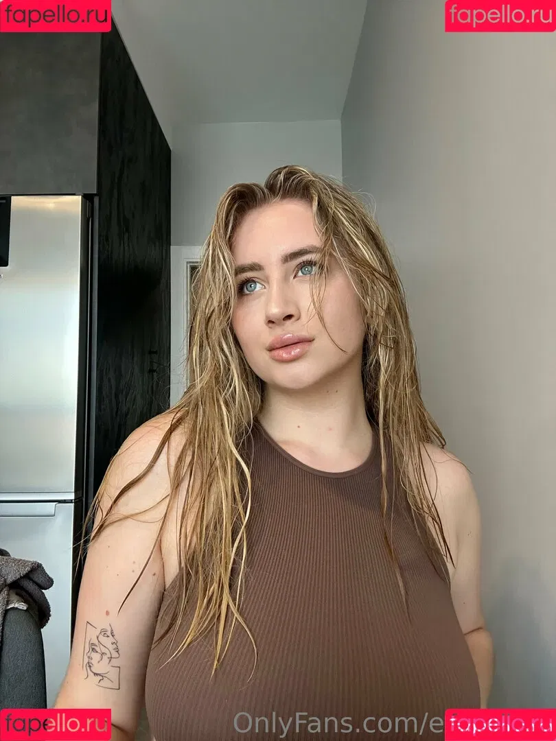 emily_lyy Onlyfans Photo Gallery 