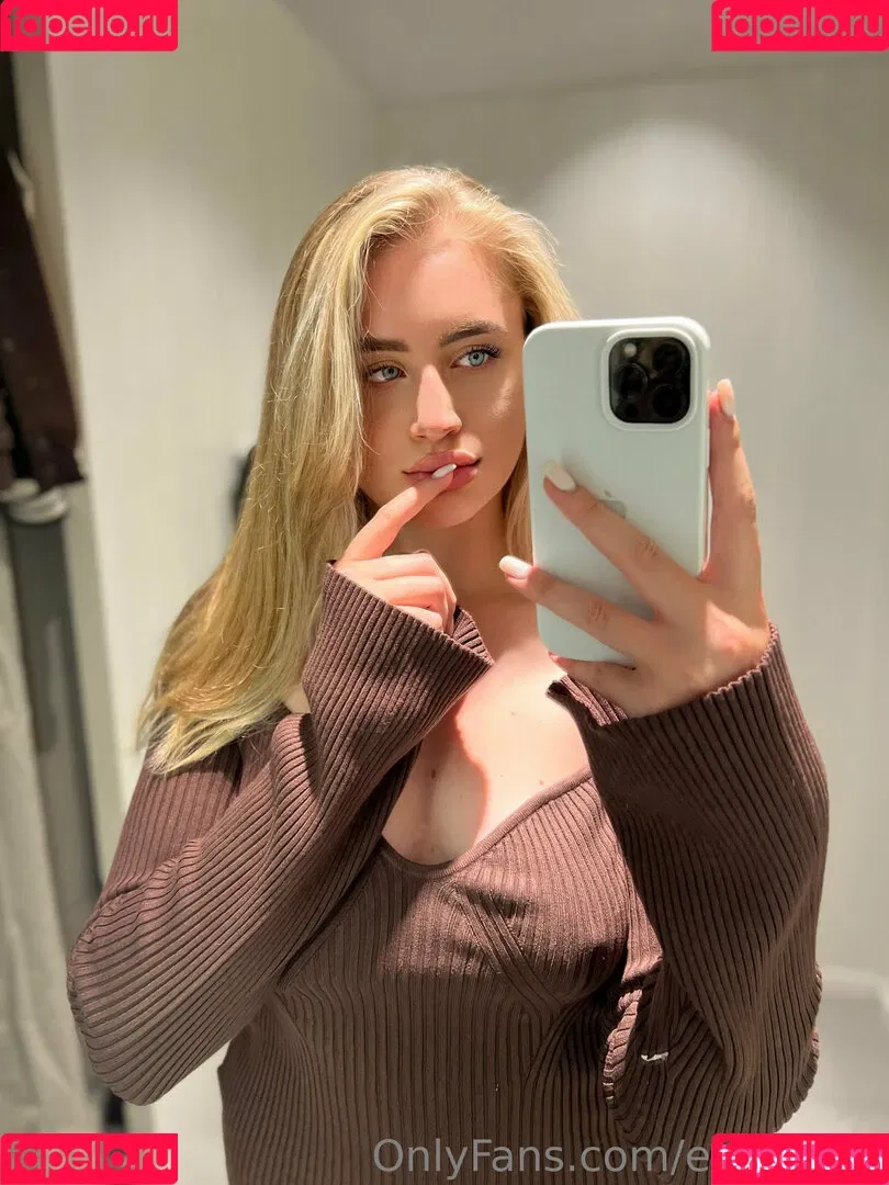 emily_lyy Onlyfans Photo Gallery 