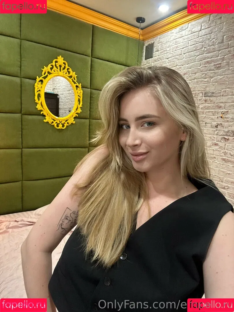 emily_lyy Onlyfans Photo Gallery 