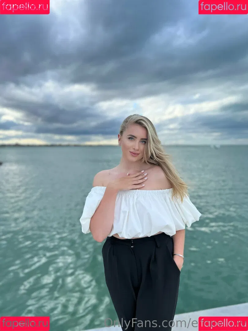 emily_lyy Onlyfans Photo Gallery 