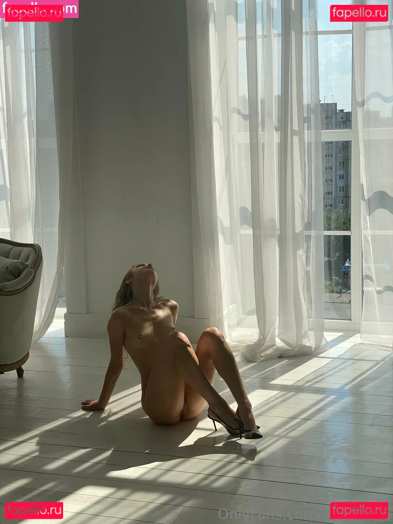 emily_lyy Onlyfans Photo Gallery 