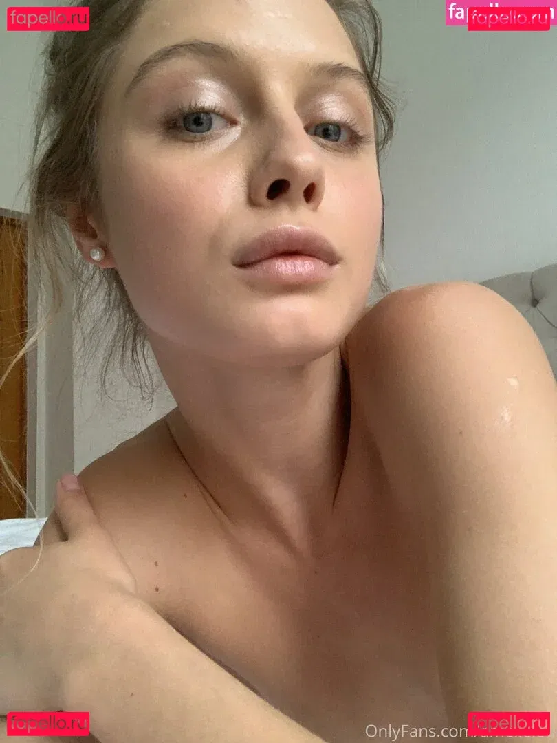 emily_lyy Onlyfans Photo Gallery 