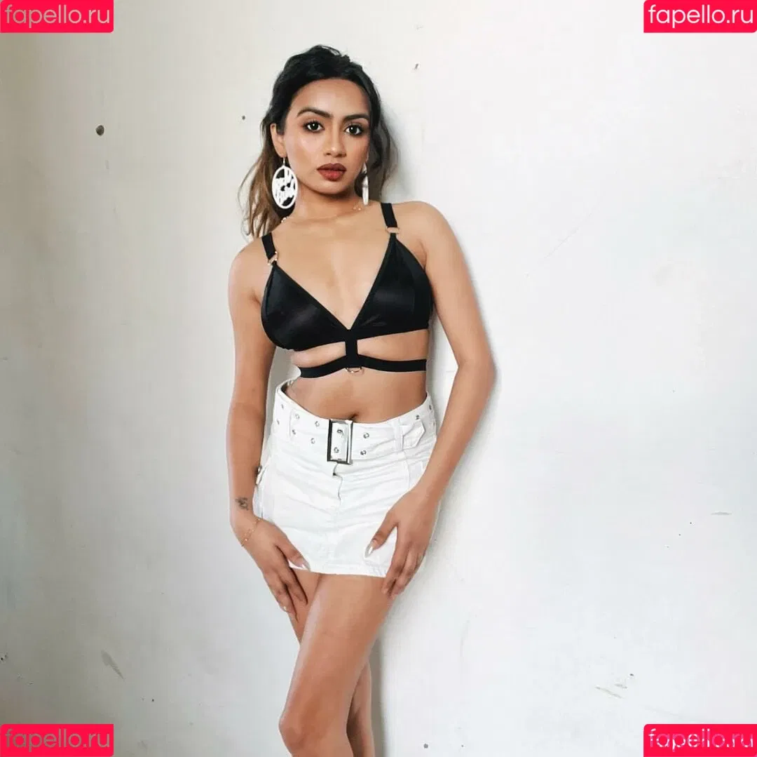 Riya Sharma Onlyfans Photo Gallery 