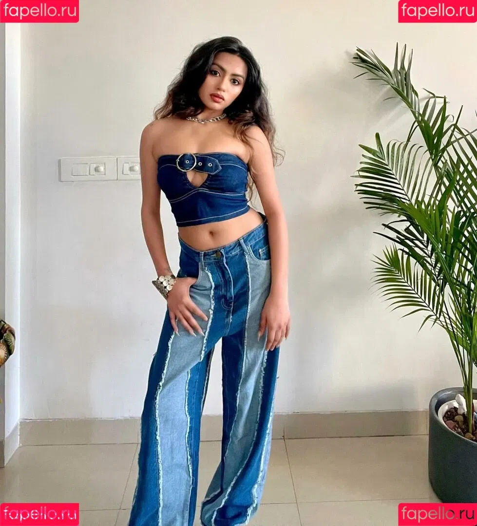 Riya Sharma Onlyfans Photo Gallery 