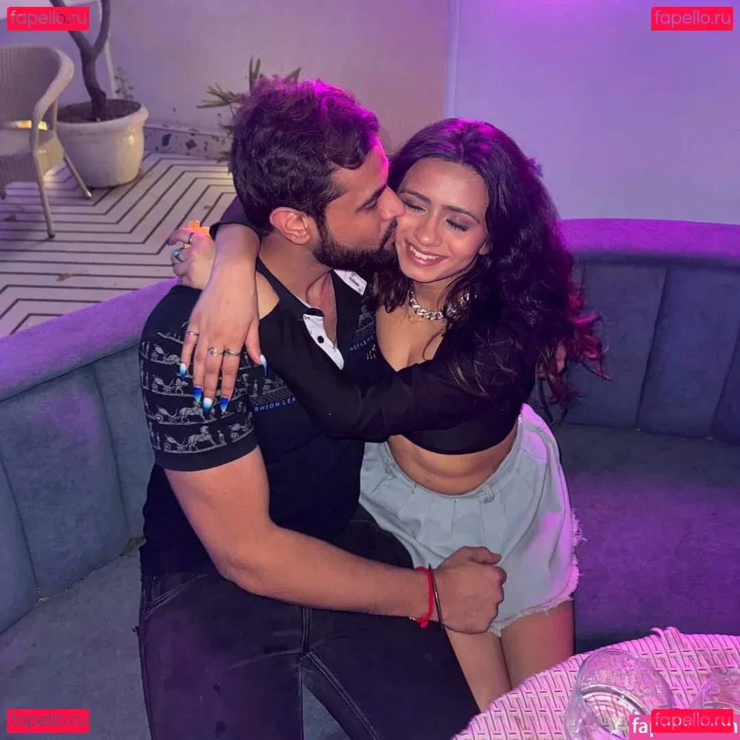 Riya Sharma Onlyfans Photo Gallery 