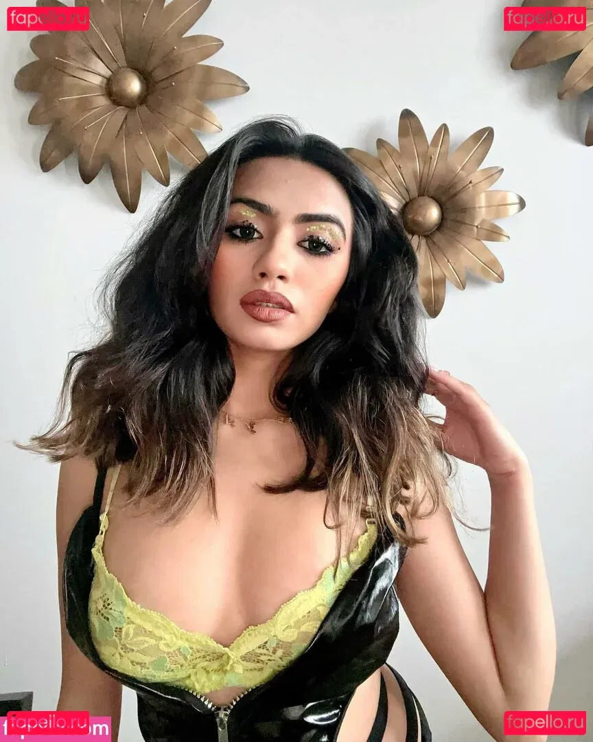 Riya Sharma Onlyfans Photo Gallery 