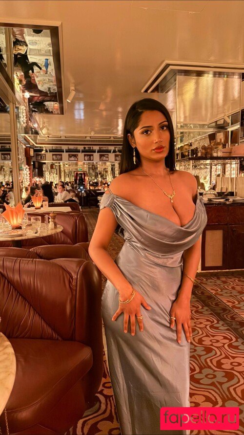 Riya Sharma Nude Onlyfans Photo 13
