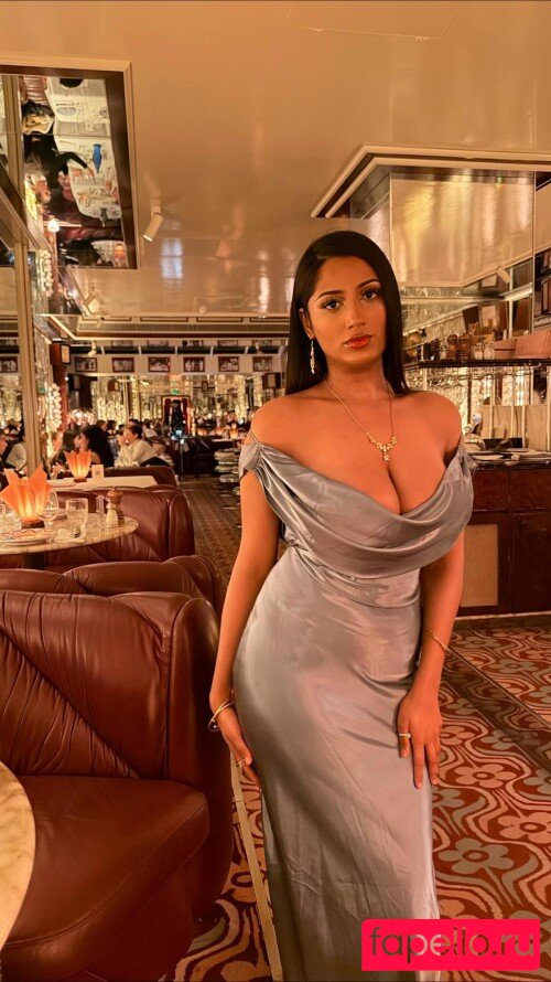 Riya Sharma Nude Onlyfans Photo 11