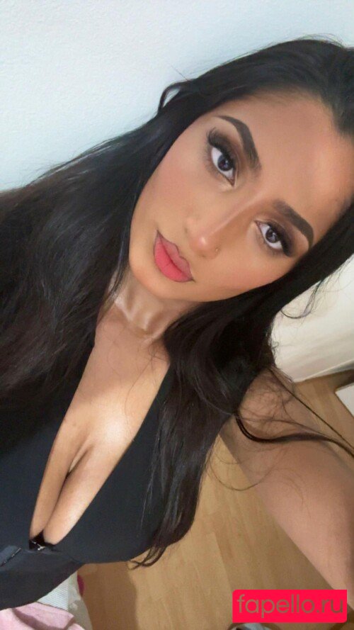 Riya Sharma Nude Onlyfans Photo 6