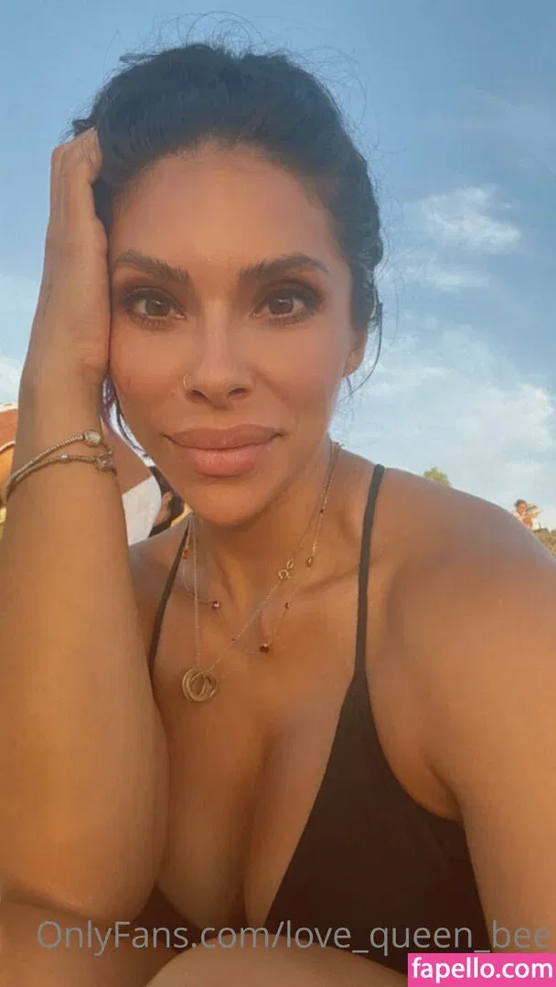 love_queen_bee Onlyfans Photo Gallery 