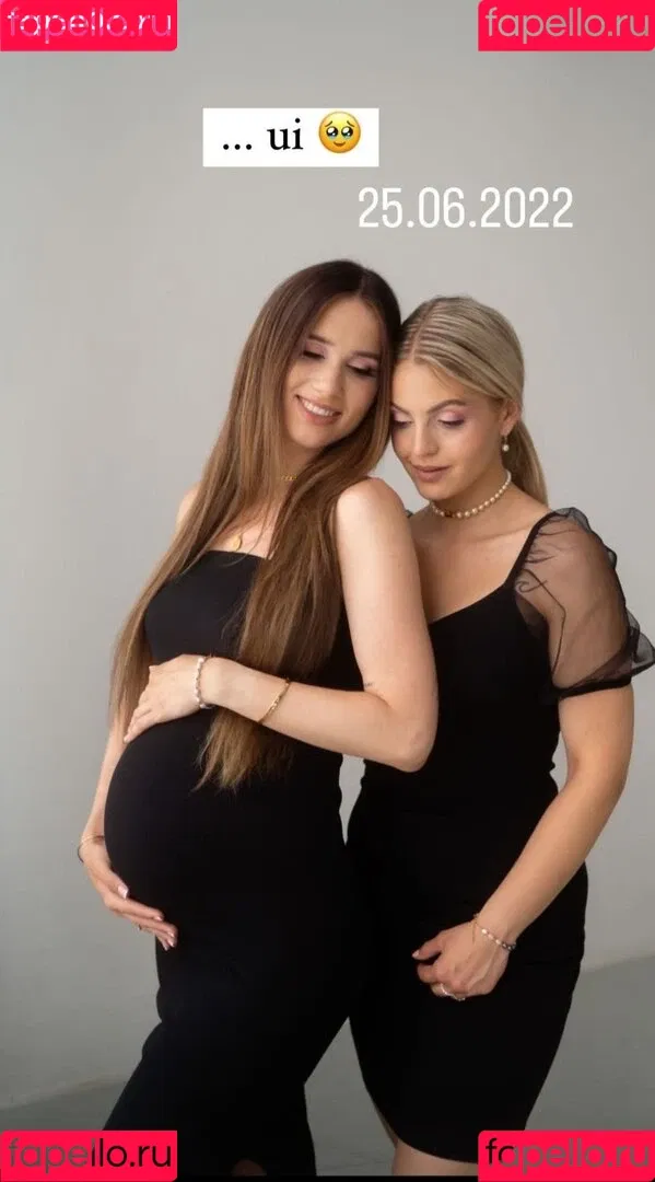 Coupleontour Onlyfans Photo Gallery 