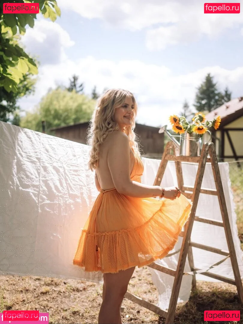 Coupleontour Onlyfans Photo Gallery 