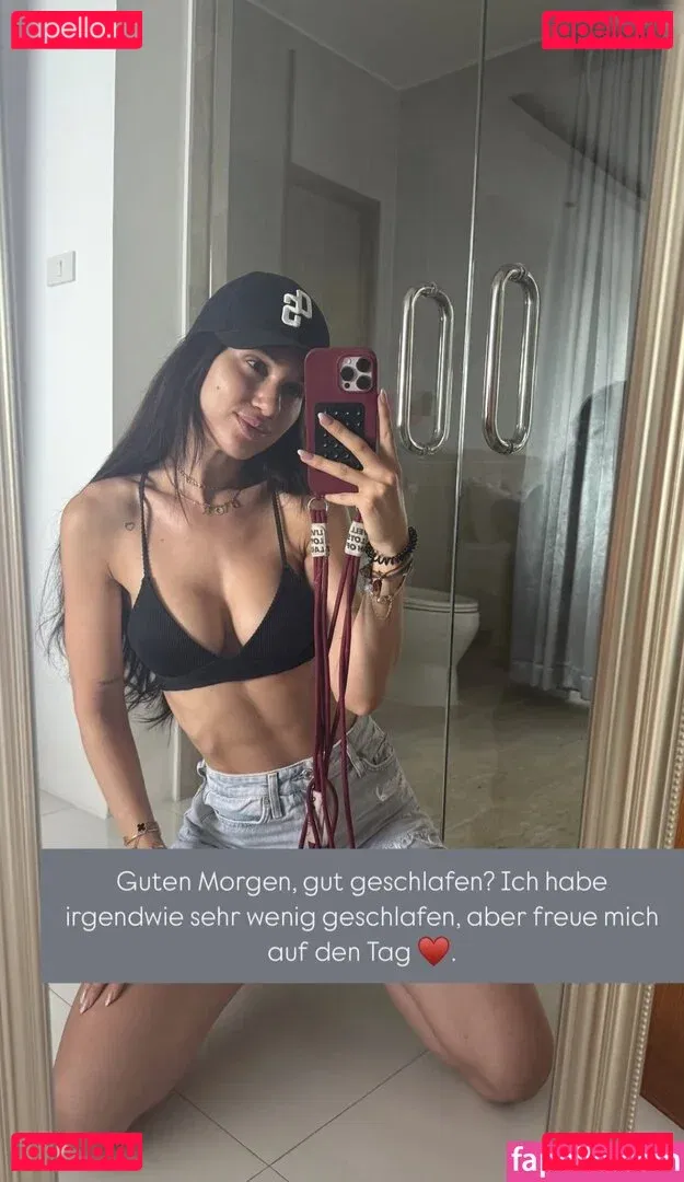 Coupleontour Onlyfans Photo Gallery 