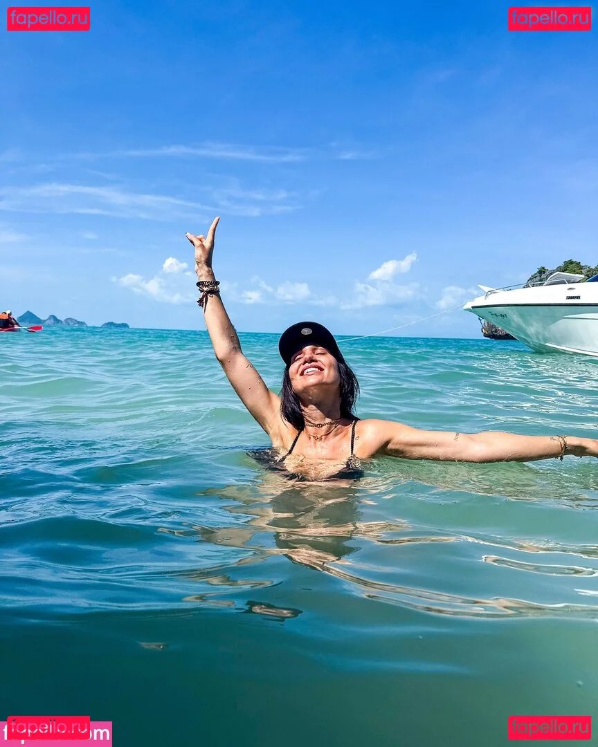 Coupleontour Onlyfans Photo Gallery 