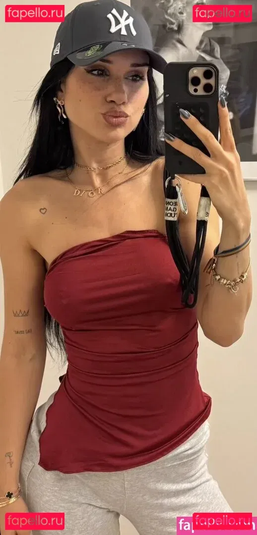 Coupleontour Onlyfans Photo Gallery 