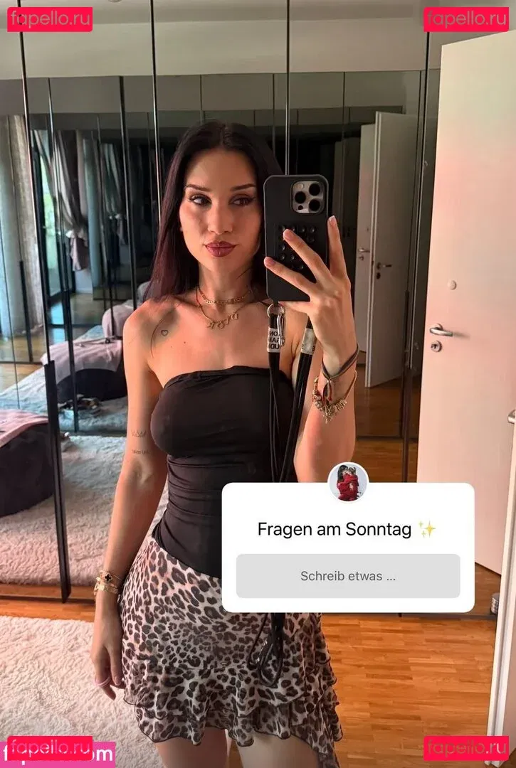 Coupleontour Onlyfans Photo Gallery 