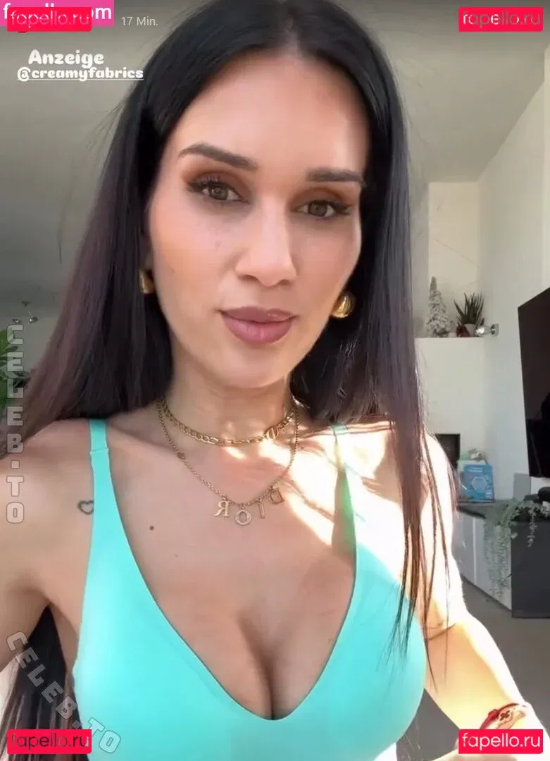 Coupleontour Onlyfans Photo Gallery 