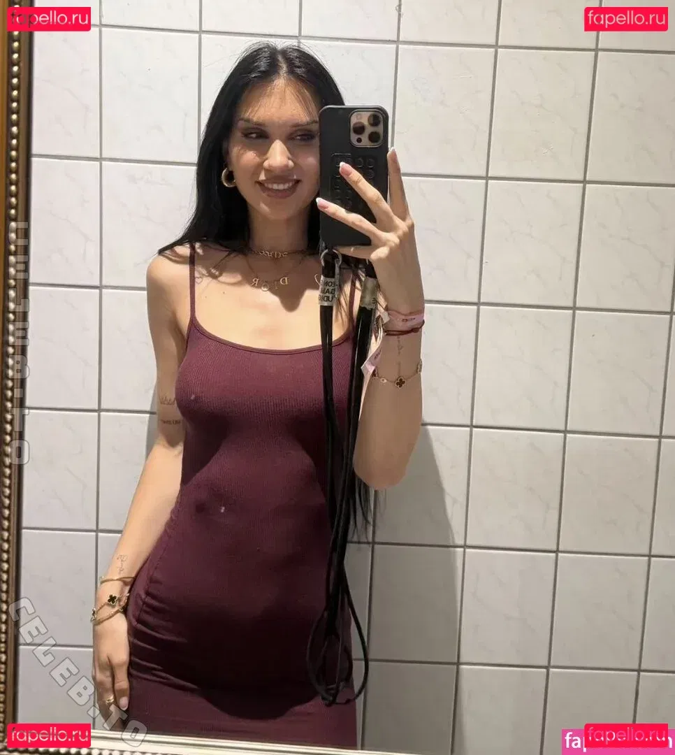 Coupleontour Onlyfans Photo Gallery 