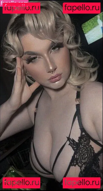 heys0phie Onlyfans Photo Gallery 