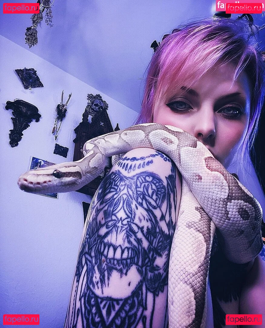 Nimue Faierie Blossom Onlyfans Photo Gallery 