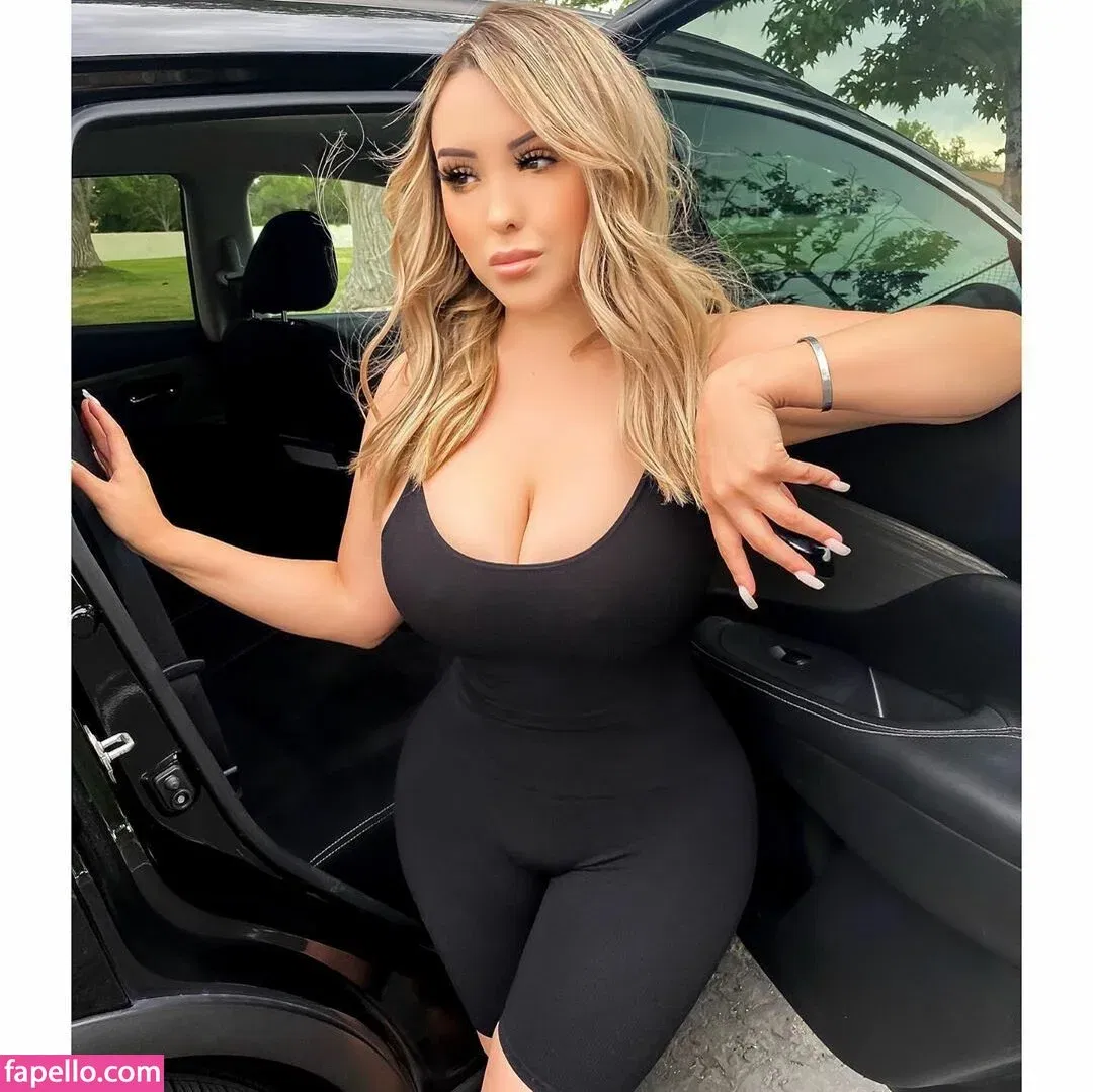 MsLupeRamos Onlyfans Photo Gallery 