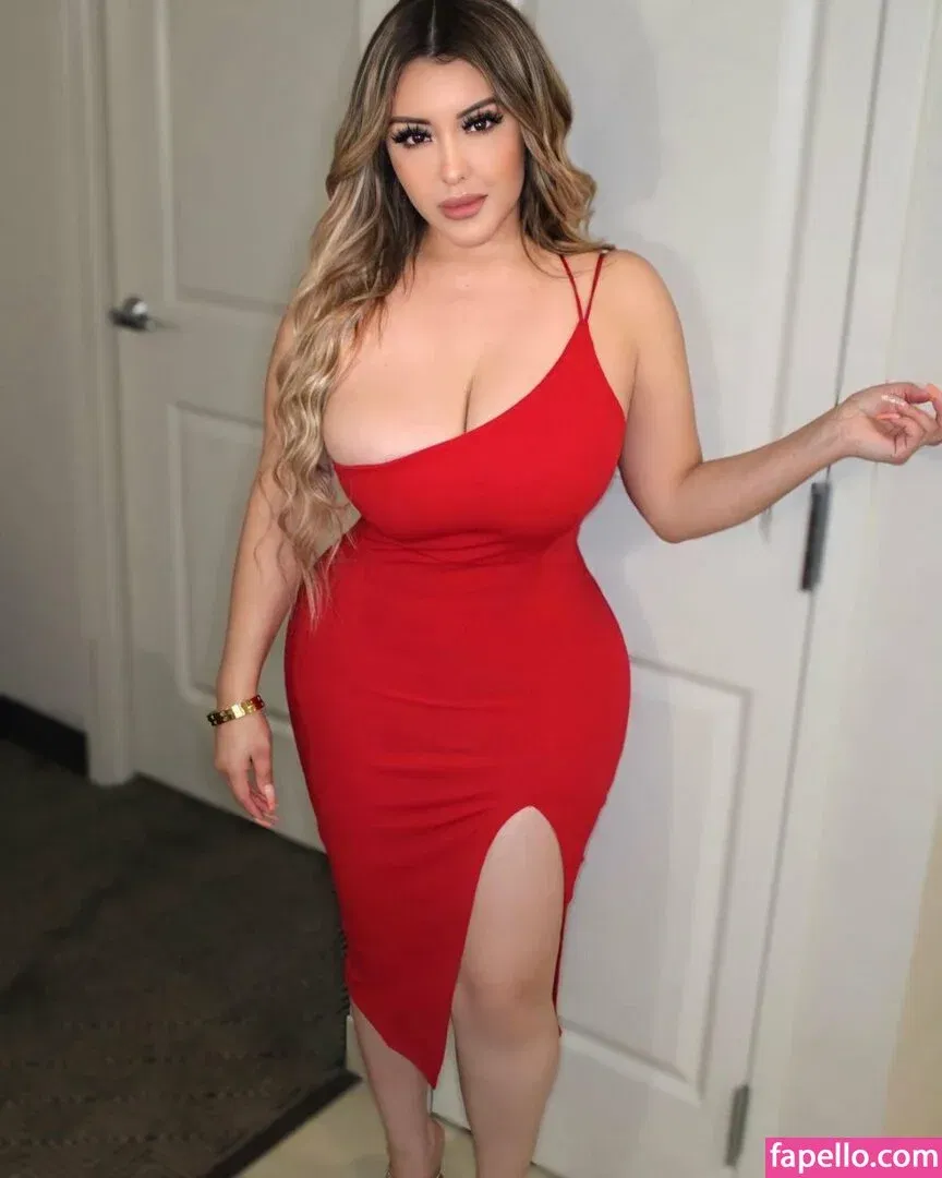 MsLupeRamos Onlyfans Photo Gallery 