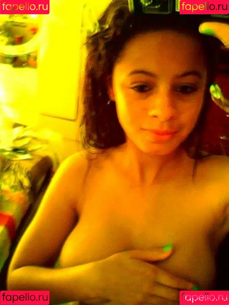 Enteada Onlyfans Photo Gallery 