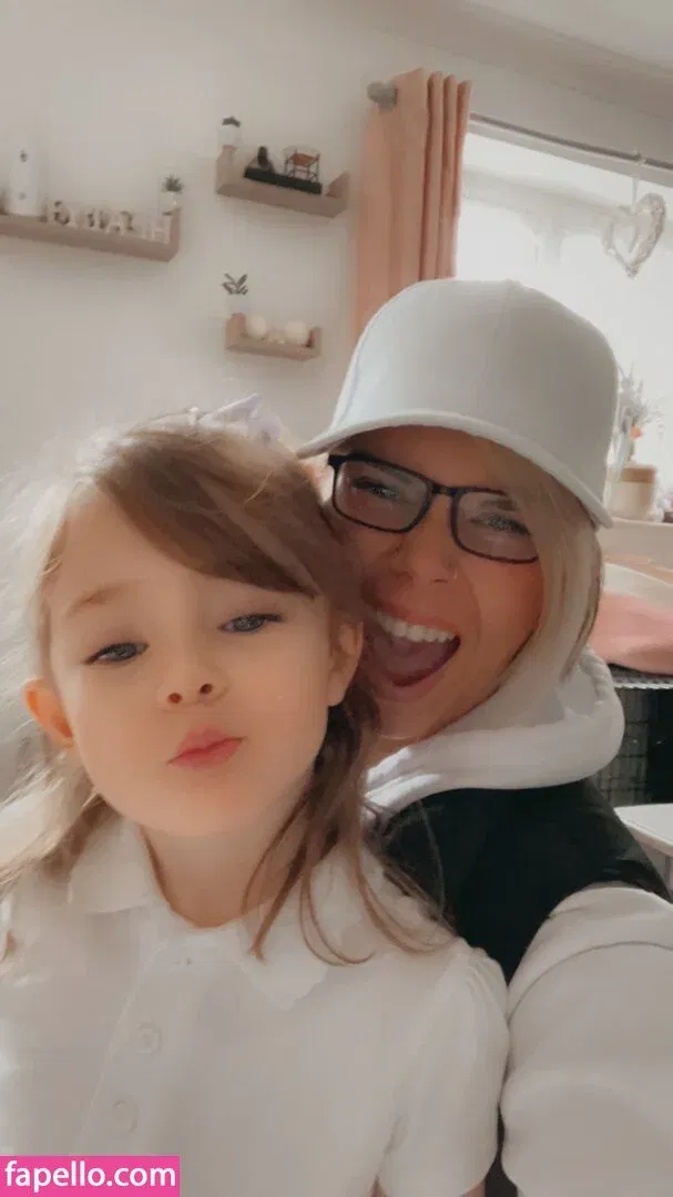 Georgina-lyn Healy Onlyfans Photo Gallery 