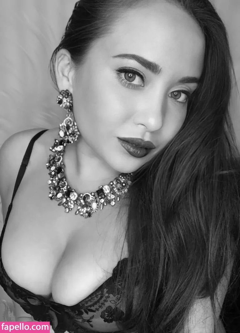 Saxarovagul Onlyfans Photo Gallery 