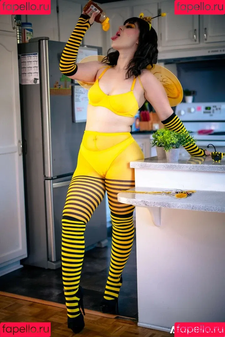 Laurie Gamelin Onlyfans Photo Gallery 