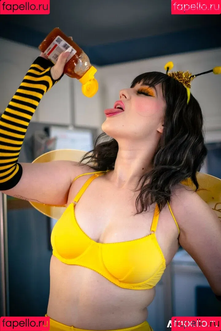 Laurie Gamelin Onlyfans Photo Gallery 