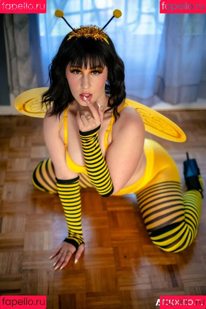 Laurie Gamelin Onlyfans Photo Gallery 