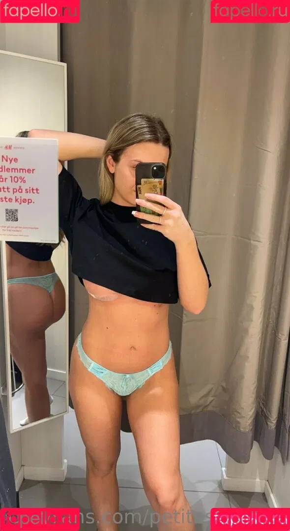 petitesexysilje Onlyfans Photo Gallery 