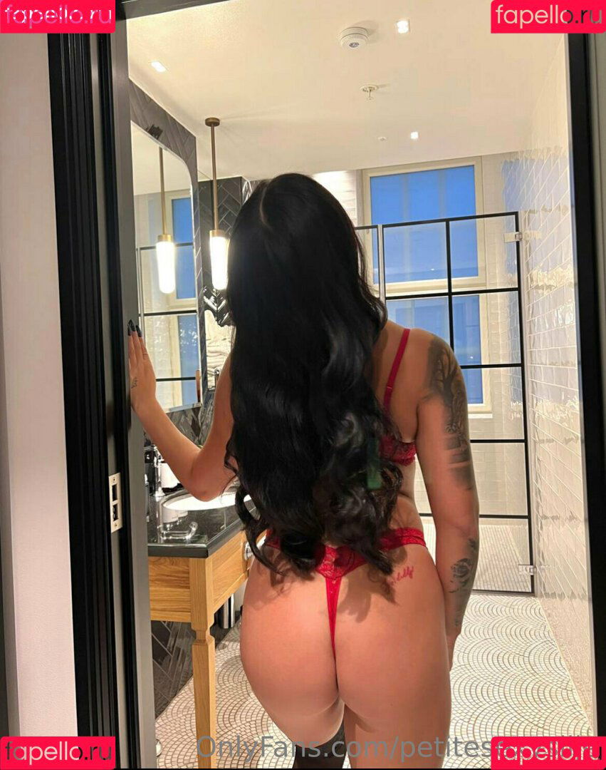 petitesexysilje Onlyfans Photo Gallery 