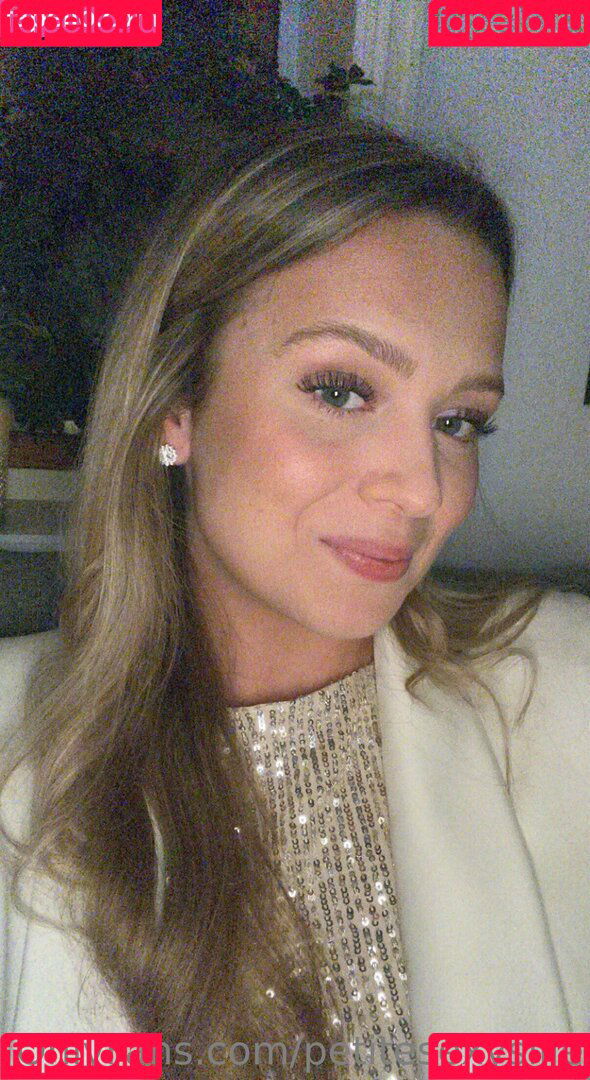 petitesexysilje Onlyfans Photo Gallery 